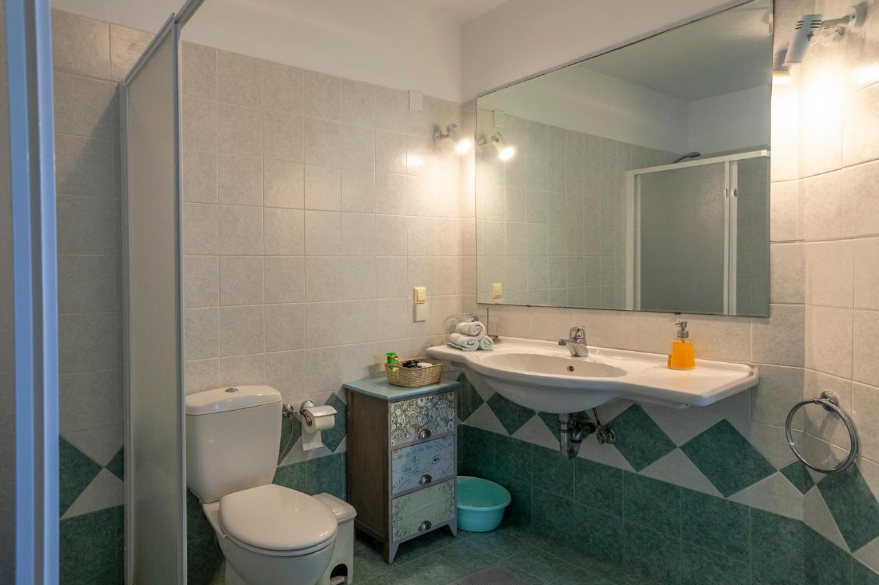 Emily'S Suites آداماس المظهر الخارجي الصورة