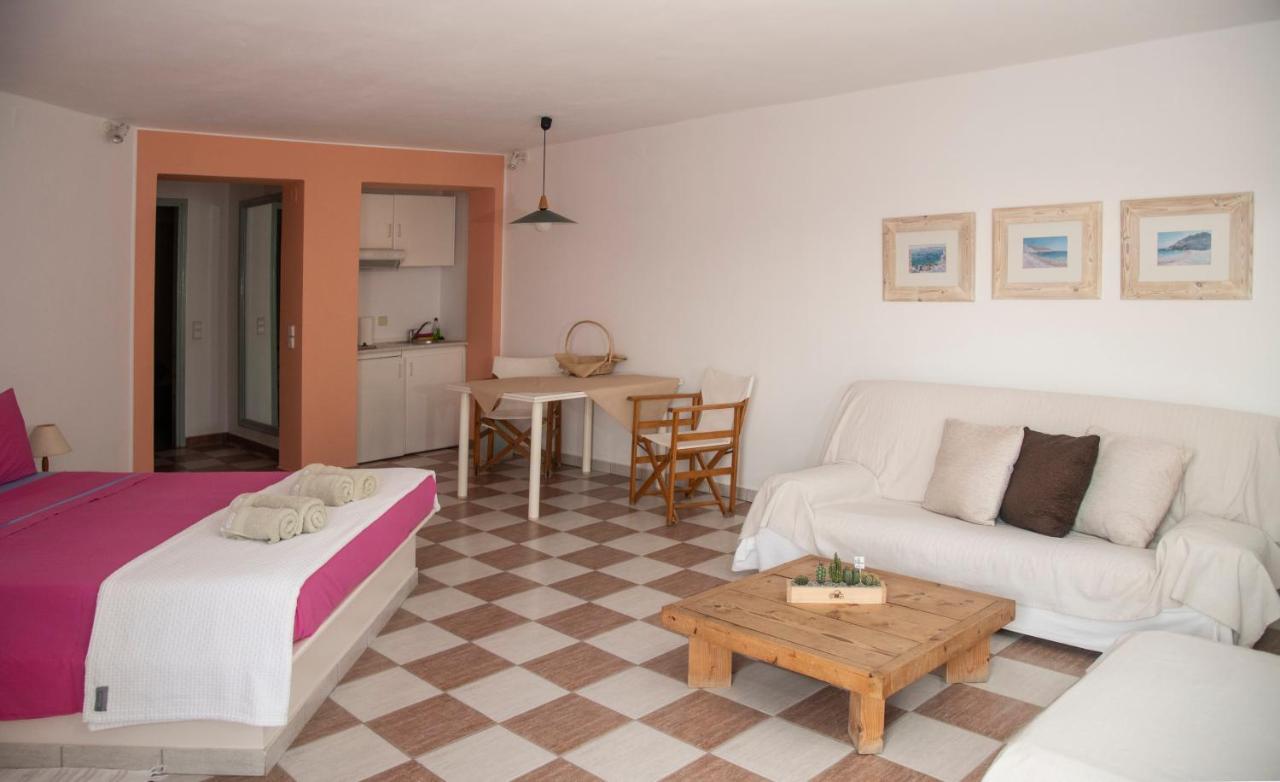 Emily'S Suites آداماس المظهر الخارجي الصورة